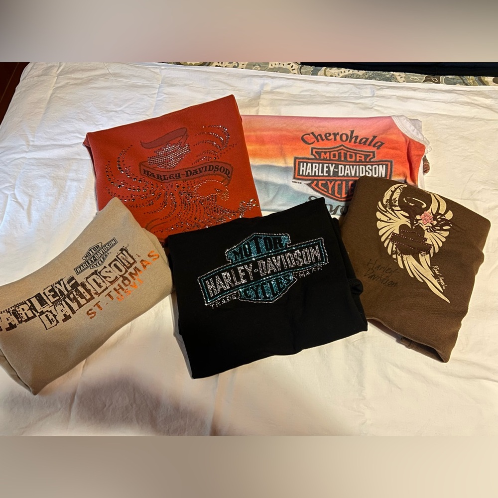 Lot of 5 ladies Harley Davidson tank tops. Size Medium.